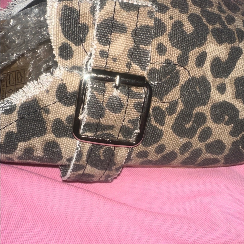 Leopard Print Women's Slip-On Shoes - Picture 3 of 5